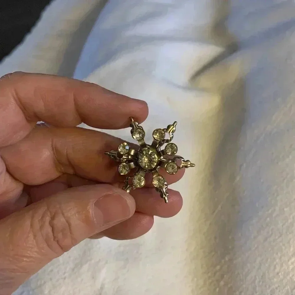 Vintage Snowflake 1945ish Mid Century Atomic Era  Rhinestone pin / Brooch